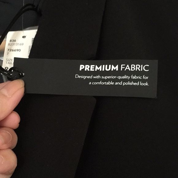 Sleeveless Structured Vest - Picture 3 of 7